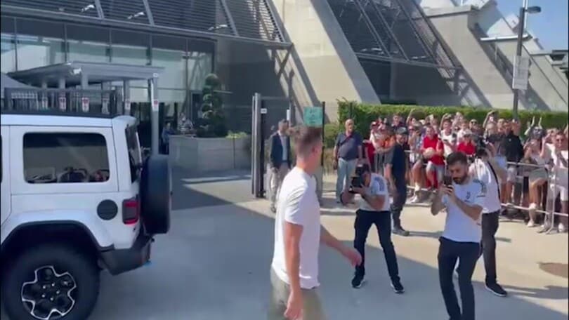 Juventus, per Milik primo bagno di folla