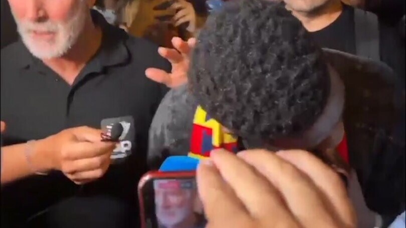 Lecce, tifosi impazziti per Umtiti: lui scoppia in lacrime