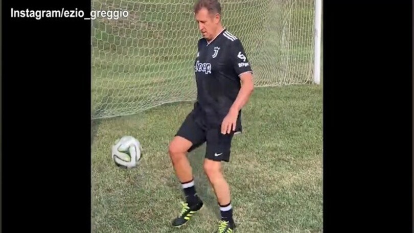 Verso Juve-Roma, Ezio Greggio "omaggia" Dybala