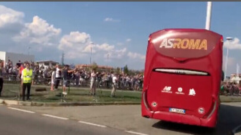 Juventus-Roma: l'arrivo del pullman giallorosso
