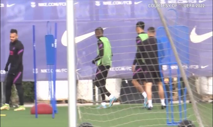 Dall'Inghilterra: "Barcellona, Aubameyang: la rapina costa un mese di stop"