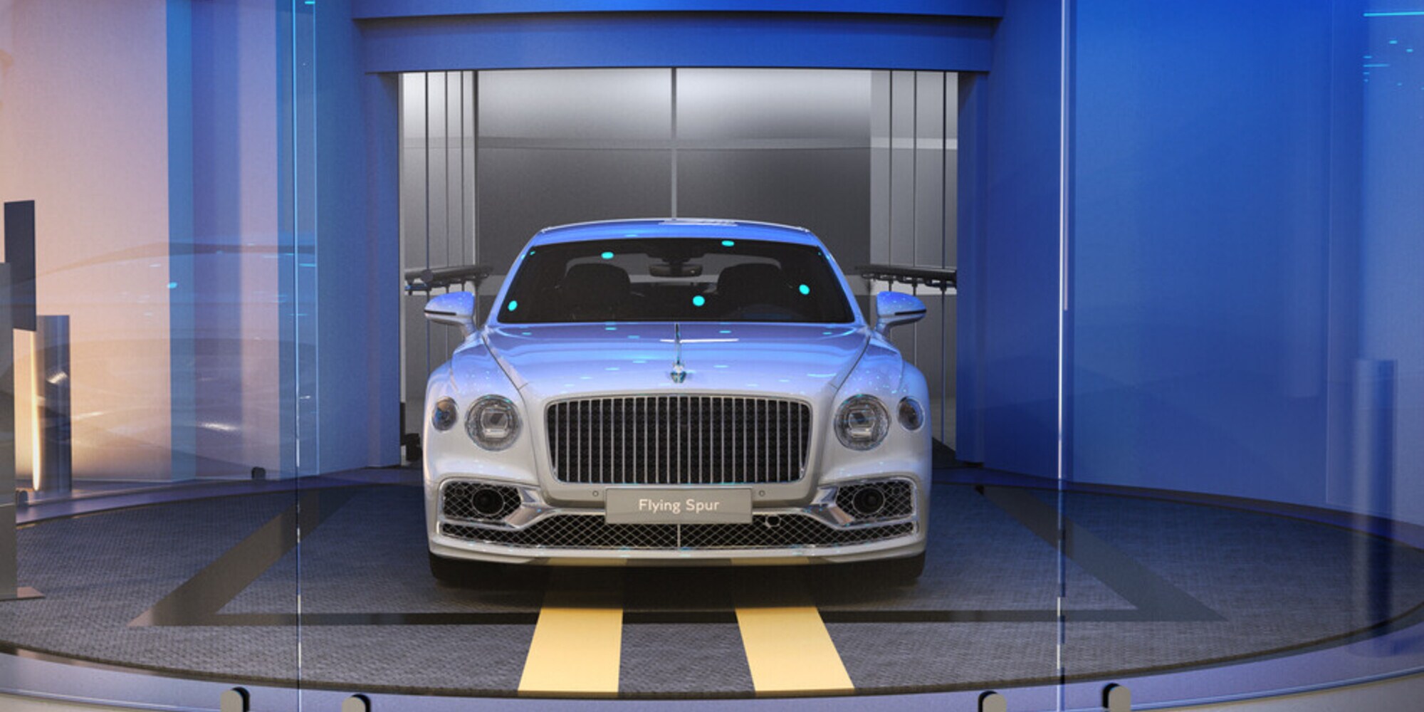 L'ascensore che trasporta l'auto di lusso dentro casa? Lo costruirà Bentley