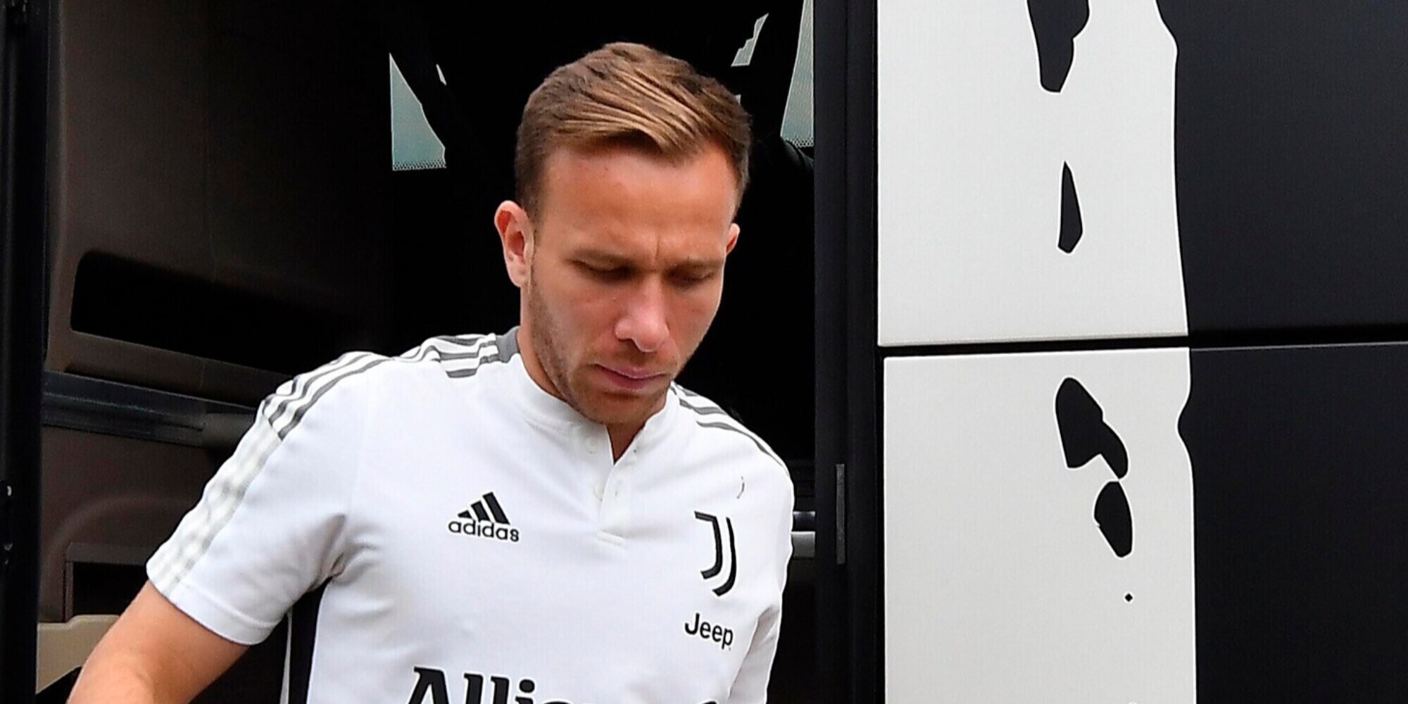 Juve, Arthur allo Sporting: si tratta a oltranza