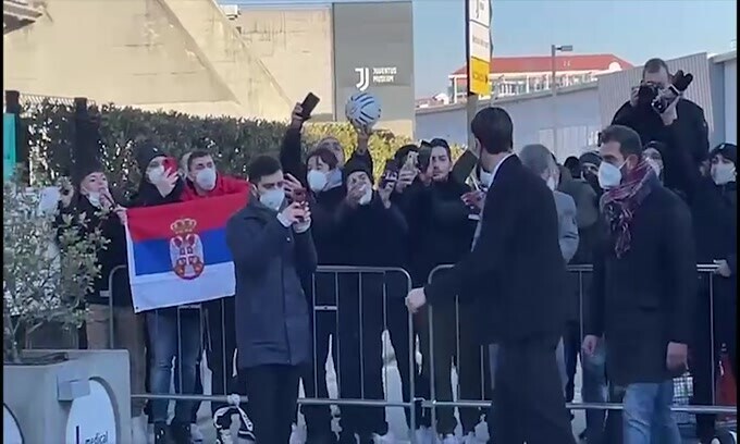 Vlahovic mago delle punizioni, meglio di CR7