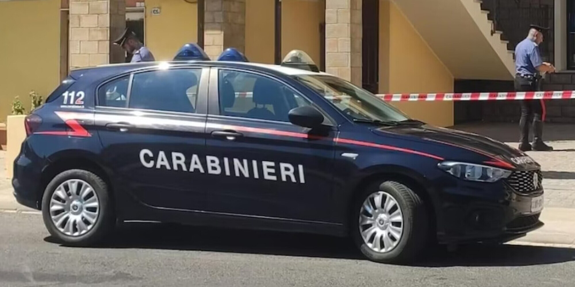 Urtava donne col monopattino e poi le violentava: scovato tramite Amazon