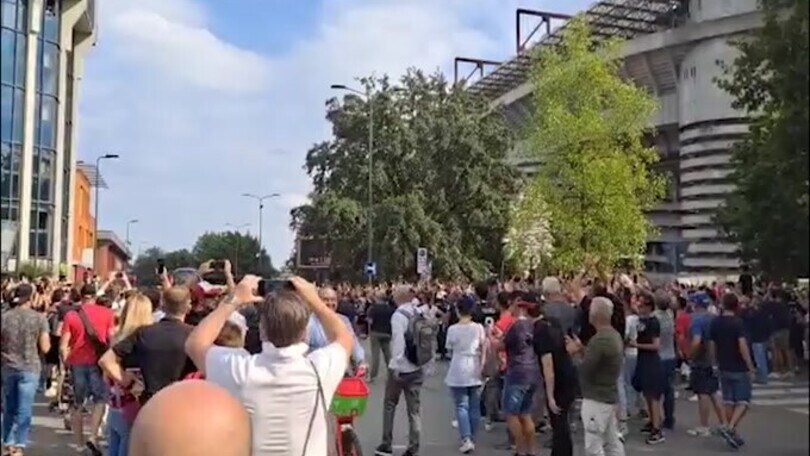 L'arrivo pullman del Milan