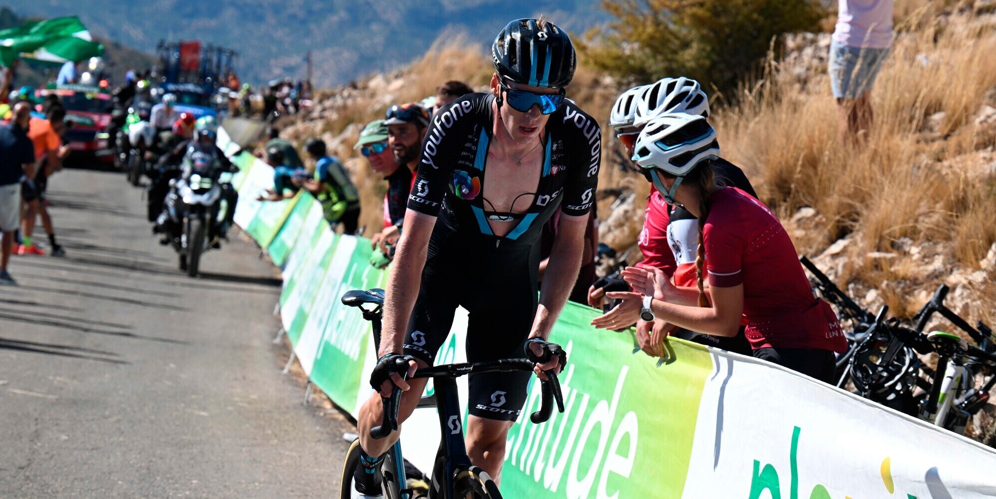 Vuelta 2022, 15ª tappa ad Arensman. Evenepoel resta in testa