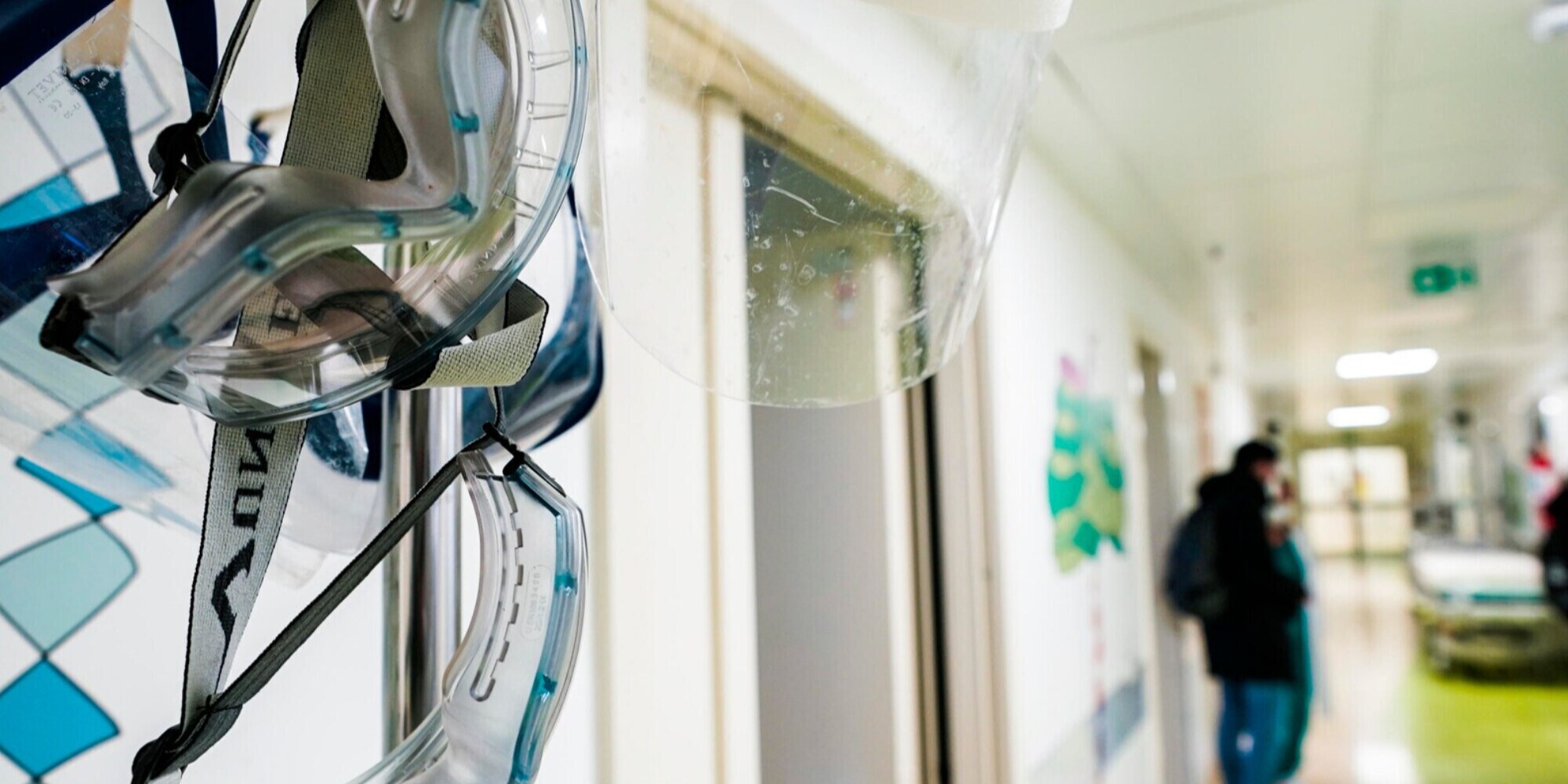 Covid, Le Foche: "Nuovi vaccini non aggiornati alle varianti"