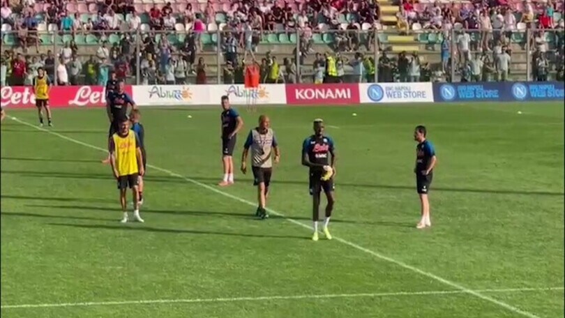 Napoli, Osimhen rassicura: "Torno presto"