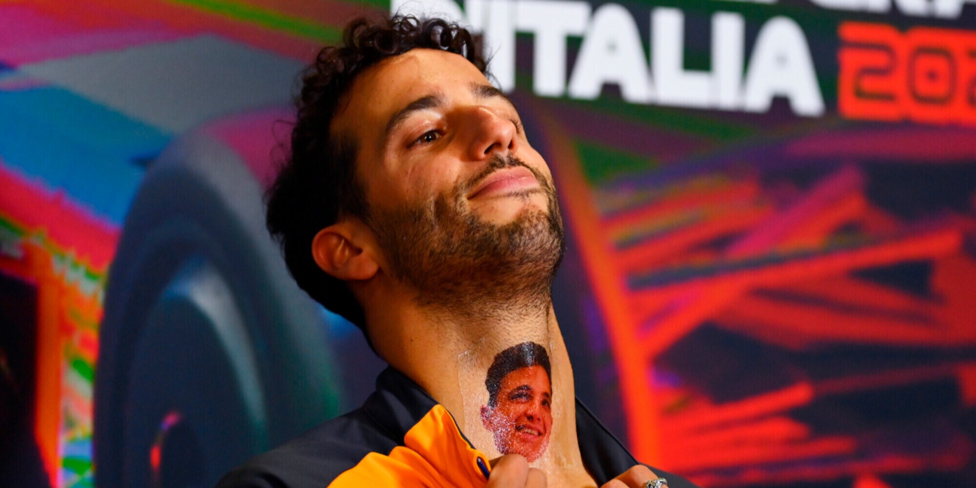 Follie a Monza: Ricciardo si tatua il volto di Norris sul collo