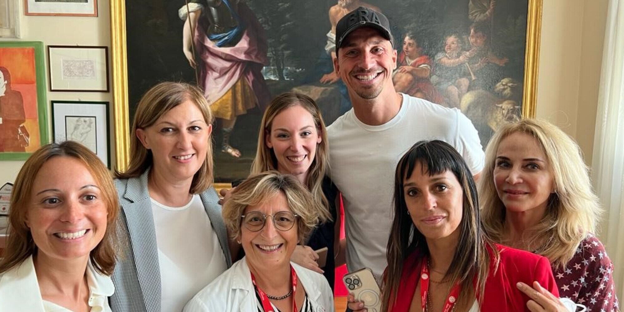 Milan, Ibrahimovic al Policlinico San Donato: visita a bimbi in cura