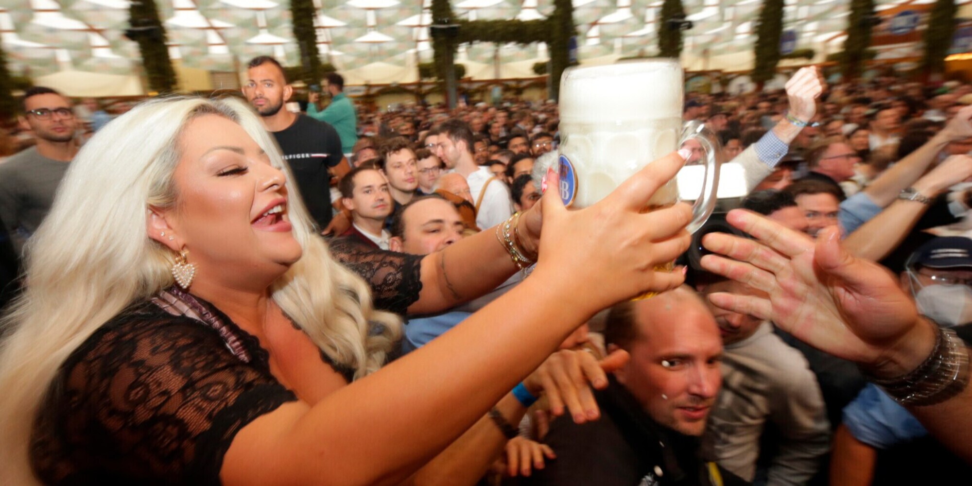 Germania, torna l'Oktoberfest di Monaco di Baviera: era fermo dal 2020