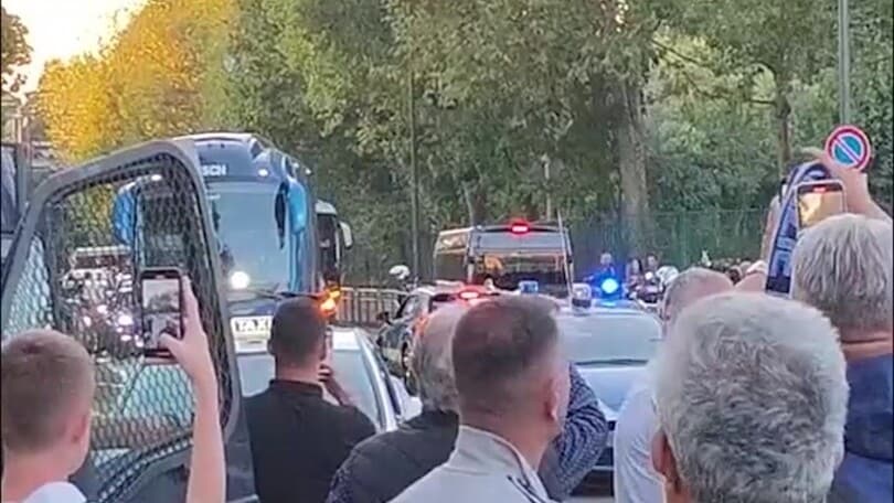 Milan-Napoli, il pullman azzurro arriva allo stadio