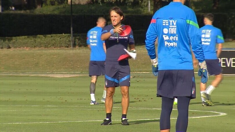 Azzurri in campo a Coverciano