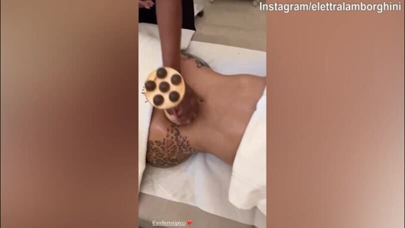 Massaggio rilassante per Elettra Lamborghini
