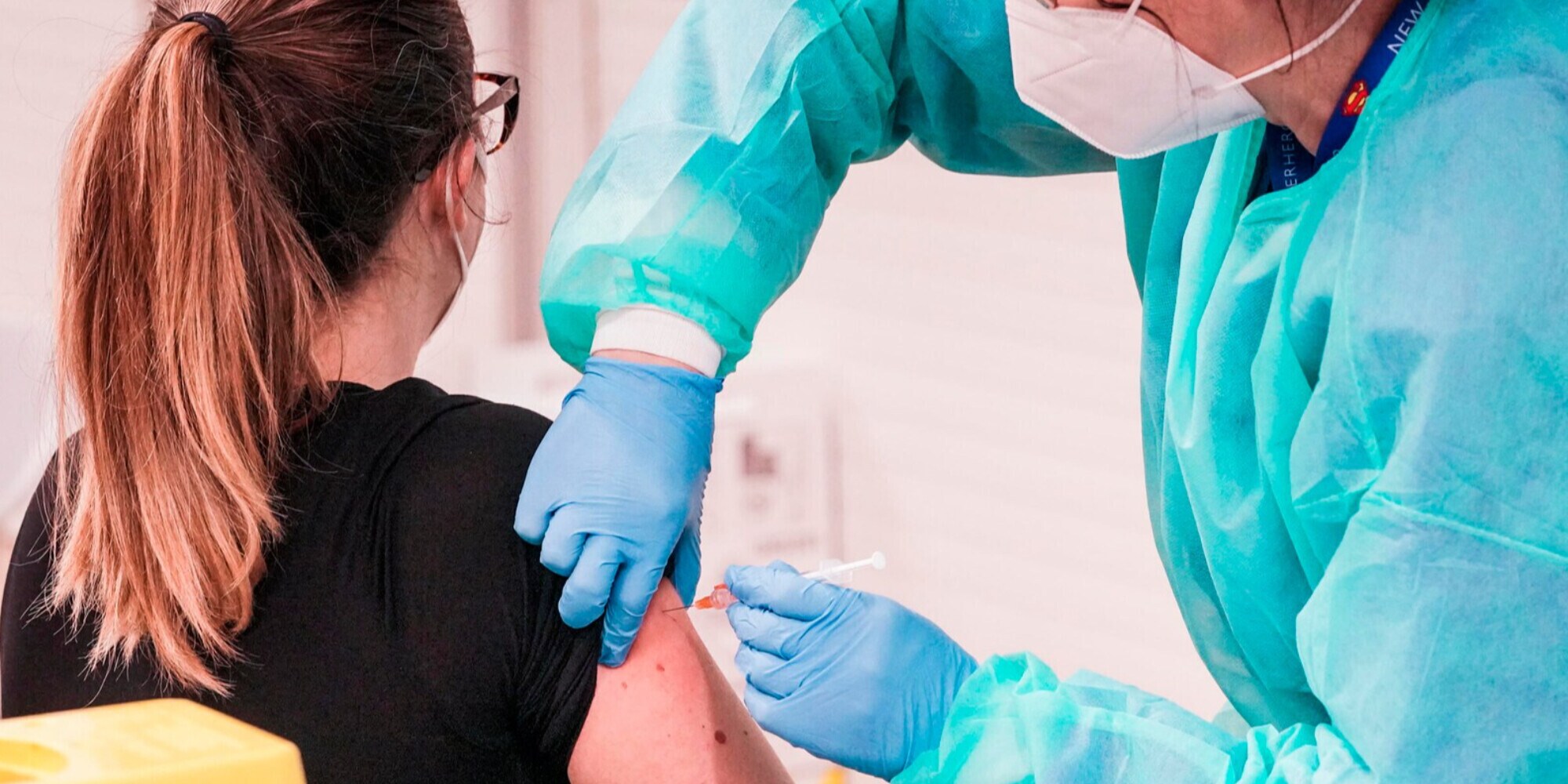 Covid, vaccino bivalente su richiesta per quarta dose agli over 12