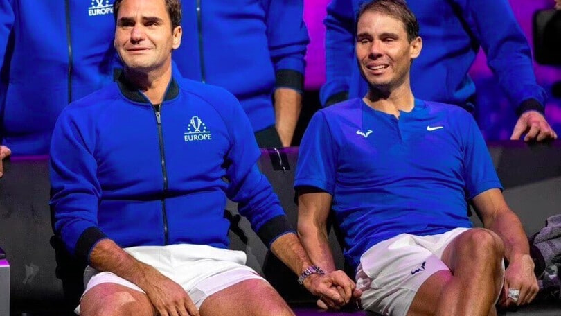 Federer, addio in lacrime. Si commuove con Nadal