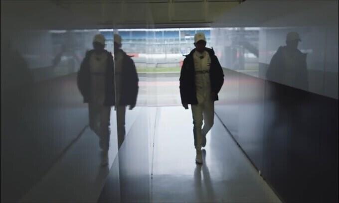 F1, Hamilton spera nella permanenza a lungo termine di Domenicali