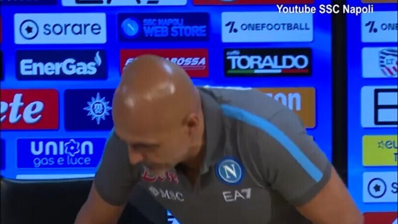 Spalletti porta delle rose per le due ragazze iraniane uccise