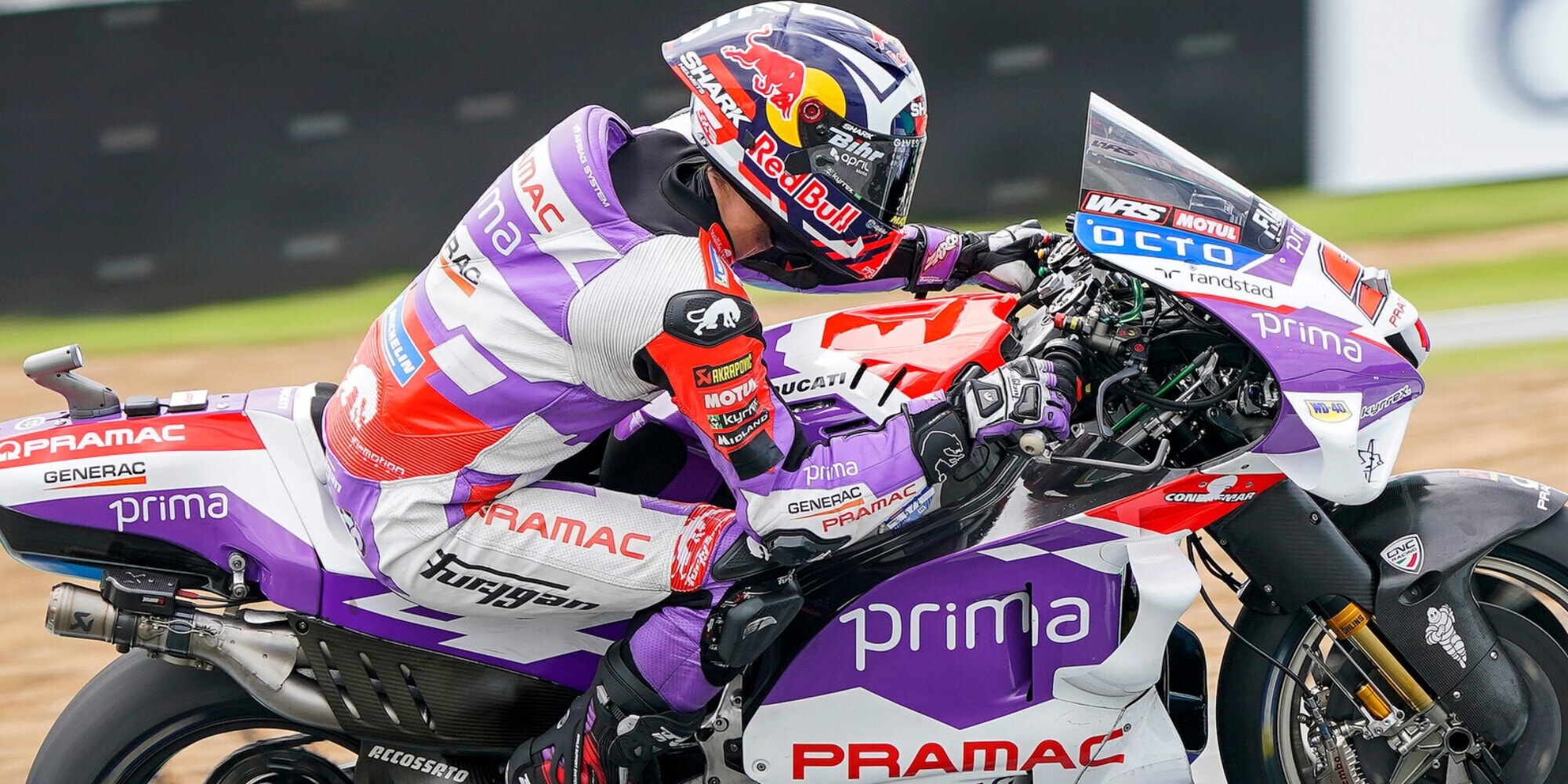 MotoGp, Zarco ammette: "Sorpassare Bagnaia sarebbe stato un rischio eccessivo"