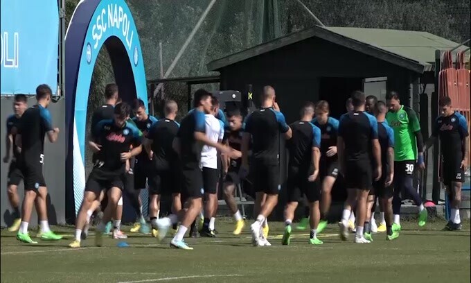 Verso Ajax-Napoli, sorrisi e buon umore per gli uomini di Spalletti
