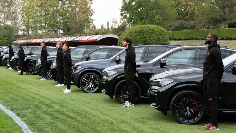 BMW in partnership con ACMilan: la consegna della flotta