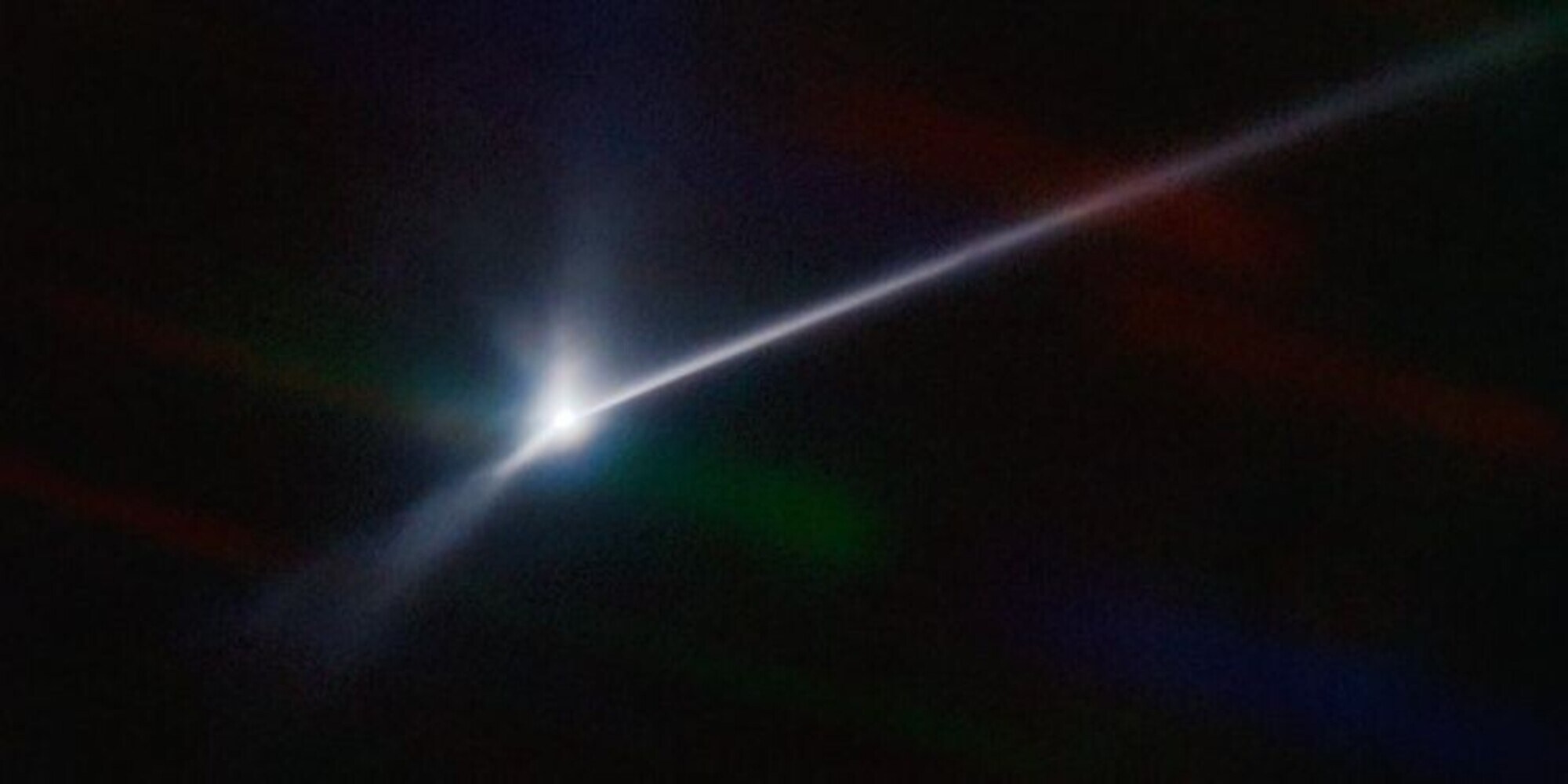 Il telescopio SOAR cattura una coda in espansione simile ad una cometa
