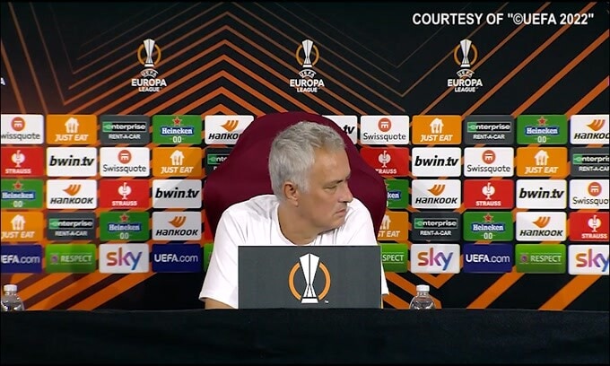 Mourinho: "Nel van si soffre di più"