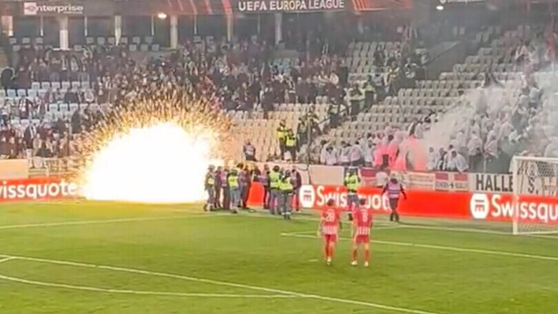 Malmoe-Union sospesa: razzi da parte dei tifosi tedeschi