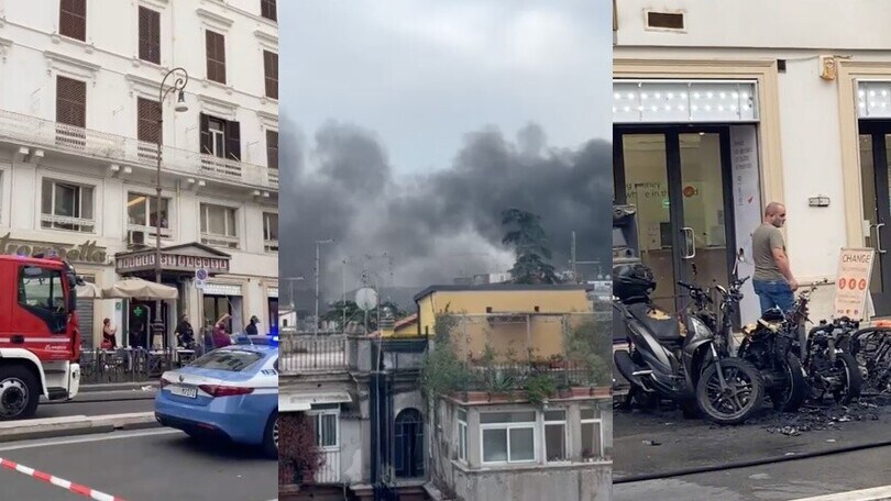 Roma, moto e scooter in fiamme: il grave incendio a Termini