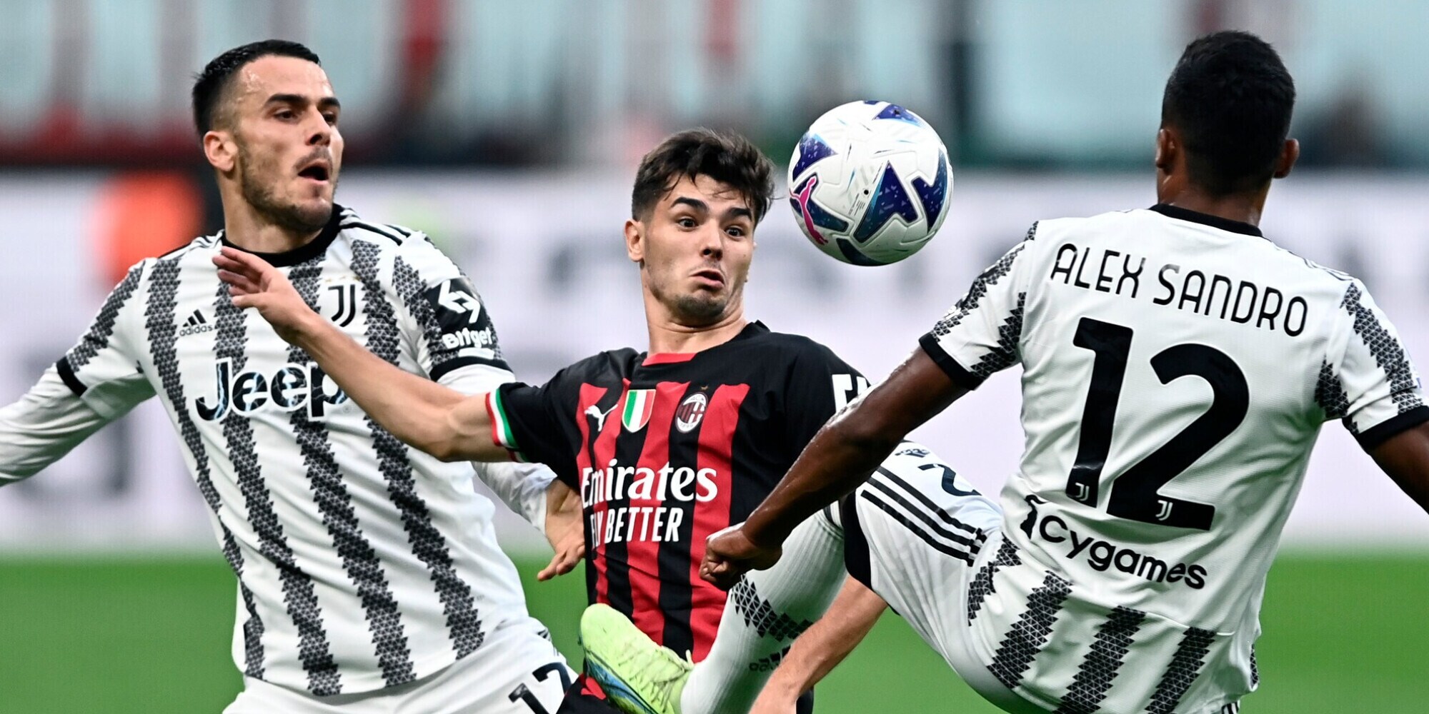Juve, duelli e baricentro basso. Alle radici del ko con il Milan: l’analisi