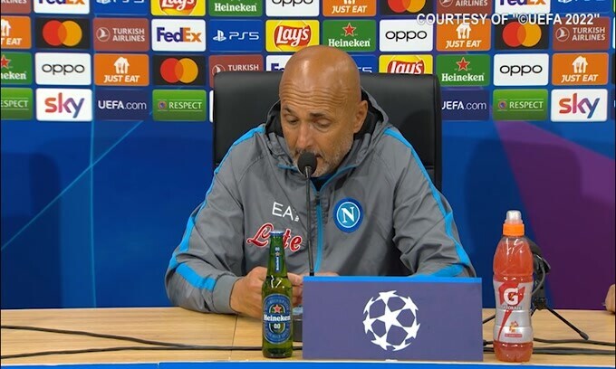 Spalletti: "Merito ai giocatori per aver passato un girone così"