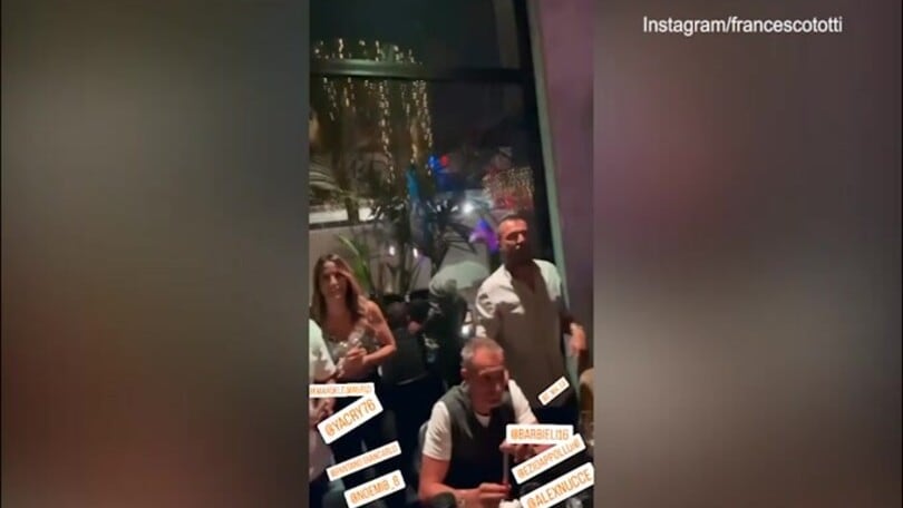 Totti, primo video ufficiale con Noemi Bocchi