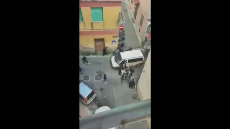 Scontri a Nocera con mazze e spranghe prima del match