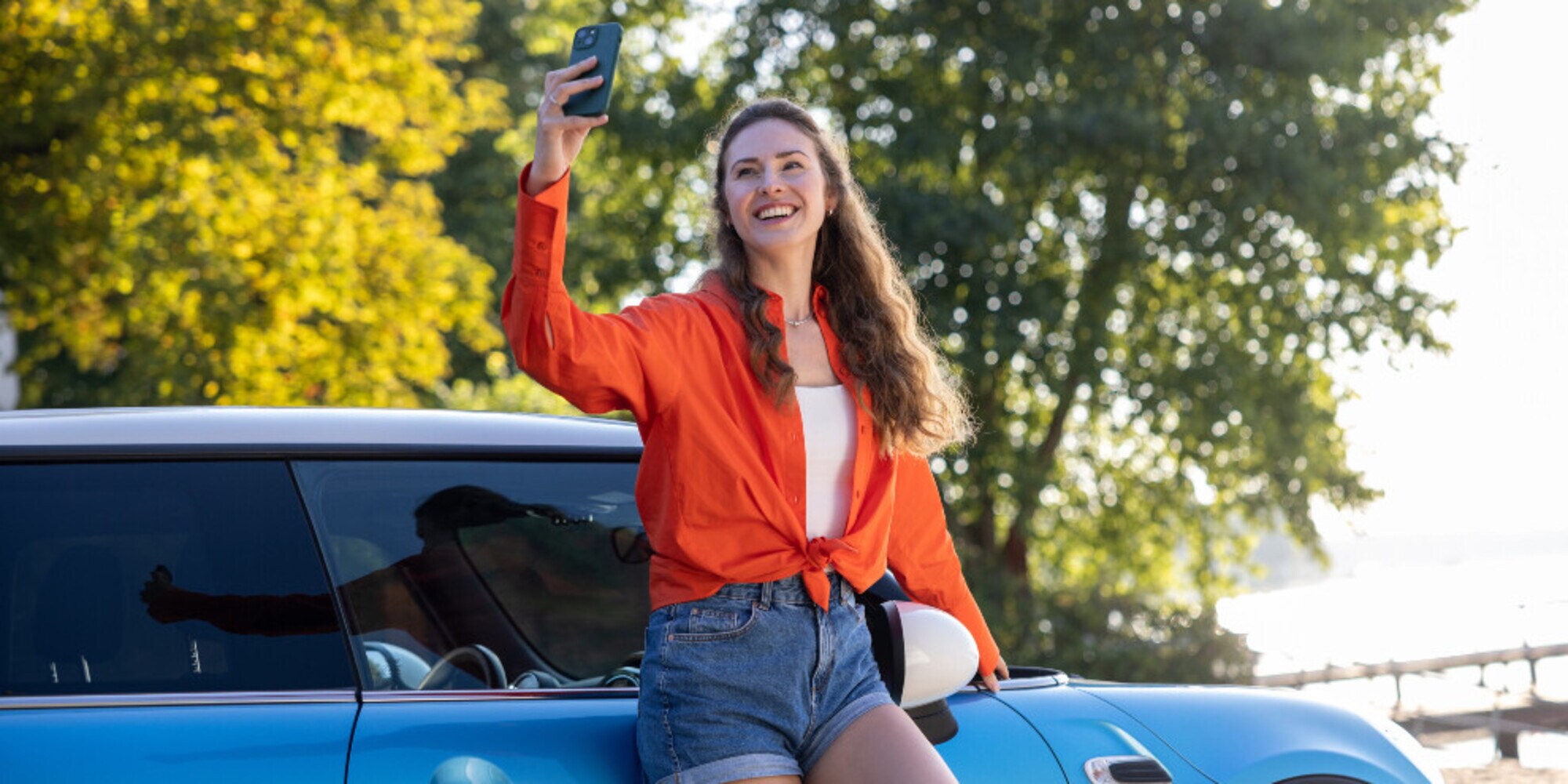 Gli italiani preferiscono comprare l'auto online: i motivi