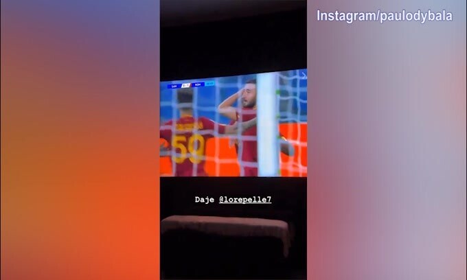 Roma in vantaggio, Dybala esulta dalla tv!
