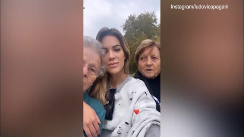 Ludovica Pagani nipote d'oro, vola con la nonna a Lourdes!