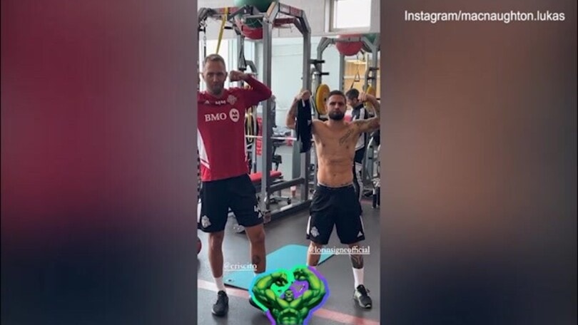 Criscito e Insigne si divertono, virale la posa alla Hulk!