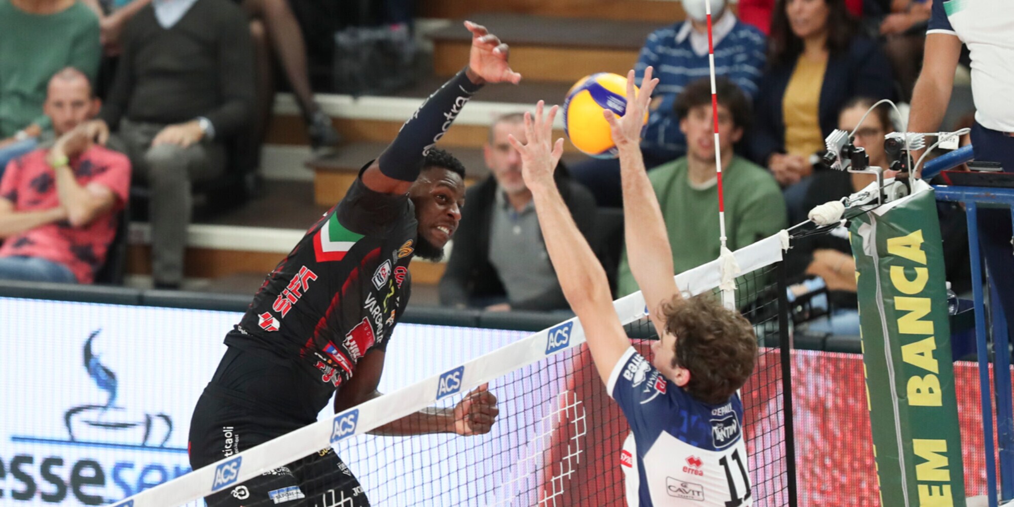Civitanova va sotto 2-0 ma poi supera Trento al tie break