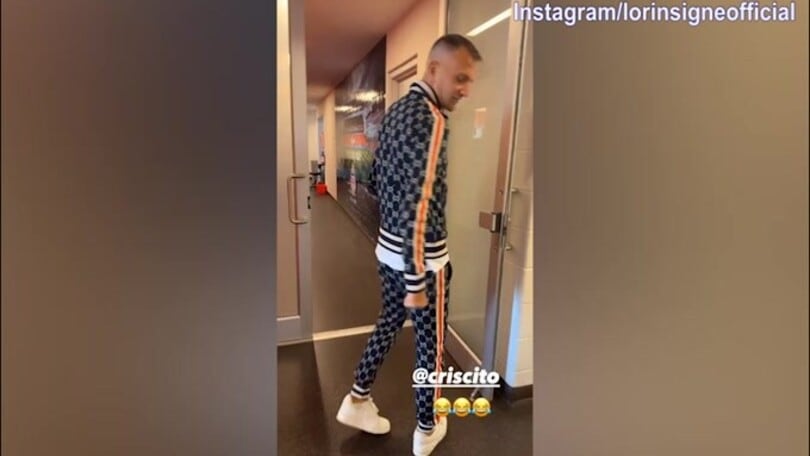Insigne prende in giro Criscito: "Sei venuto in pigiama?"