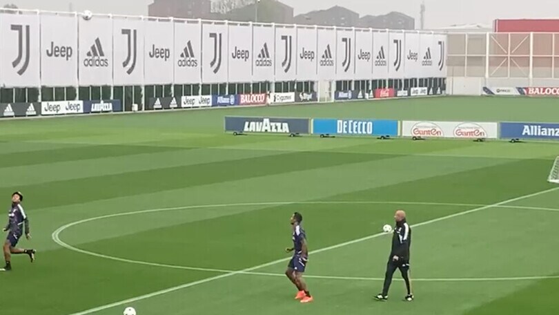 Juventus, Alex Sandro e McKennie fanno le foche