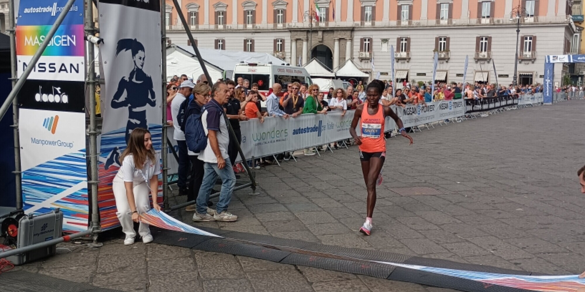 Neapolis Marathon, fa festa il Kenya ma c'è polemica