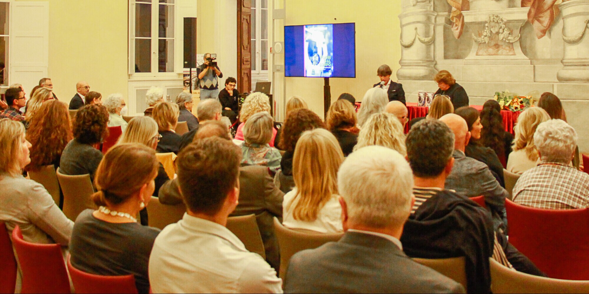 Tributo a Manu Benelli per il libro “Fuori dal Corpo"
