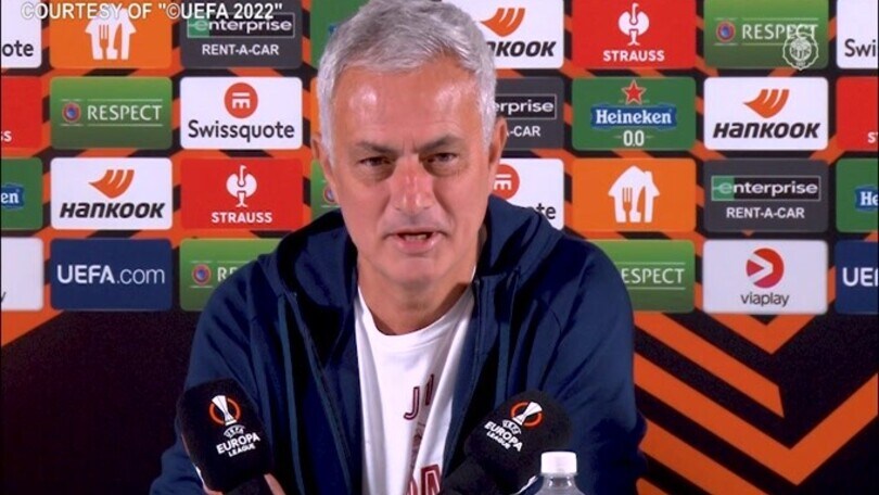Mourinho indica la strada: "Serve la vittoria"