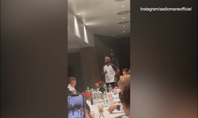 Bayern, Choupo Moting festeggia il gol... cantando!
