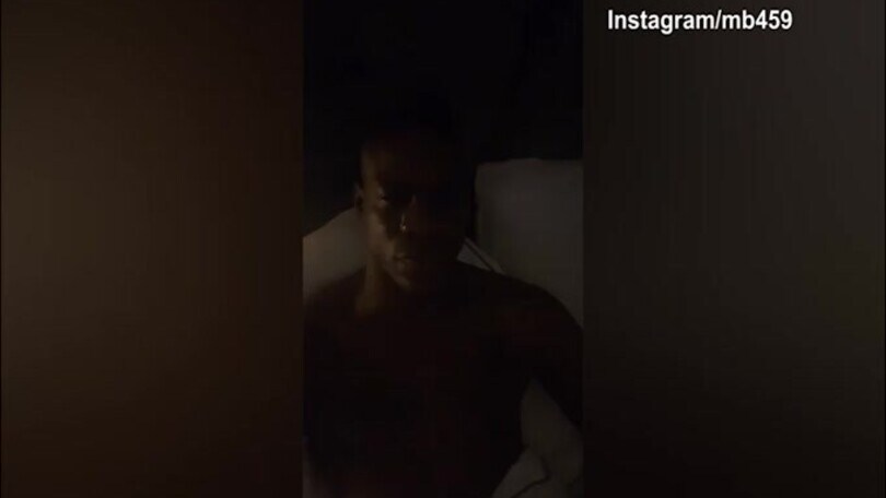 Ecco Balotelli, ma che fa?