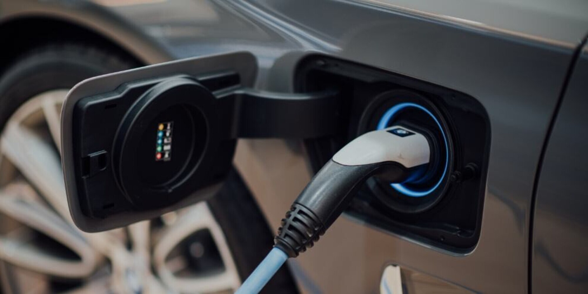 L'Europa conferma lo stop alla vendita di veicoli a benzina e diesel dal 2035