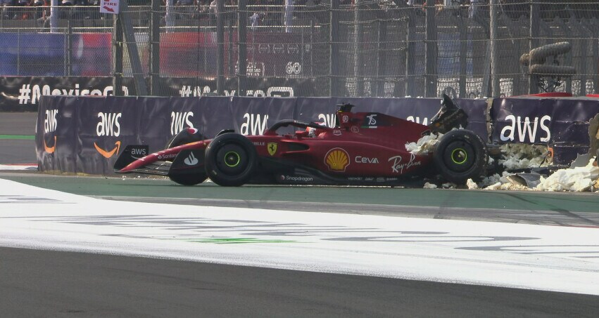 Messico, che paura per Leclerc: schianto contro le barriere FOTO