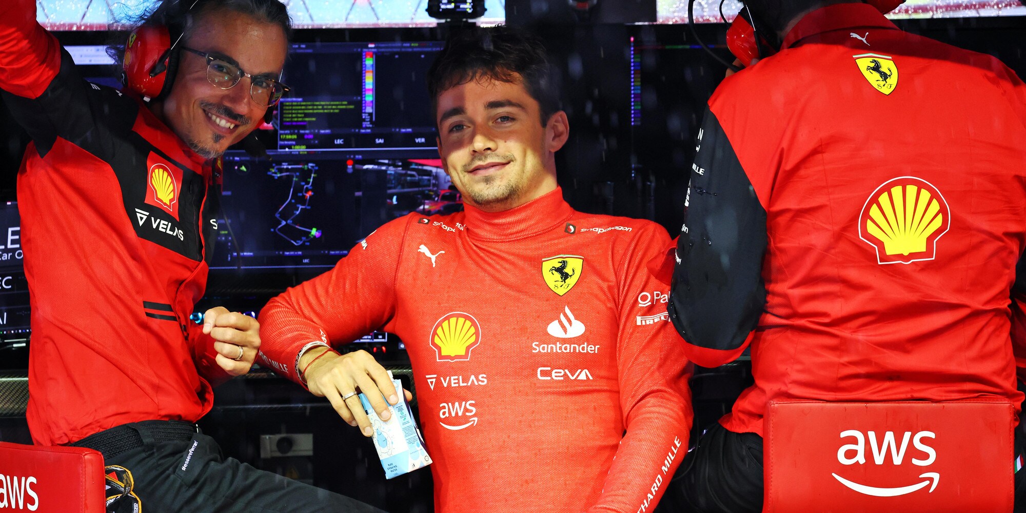 Singapore, una Ferrari in pole: Leclerc partirà davanti a tutti
