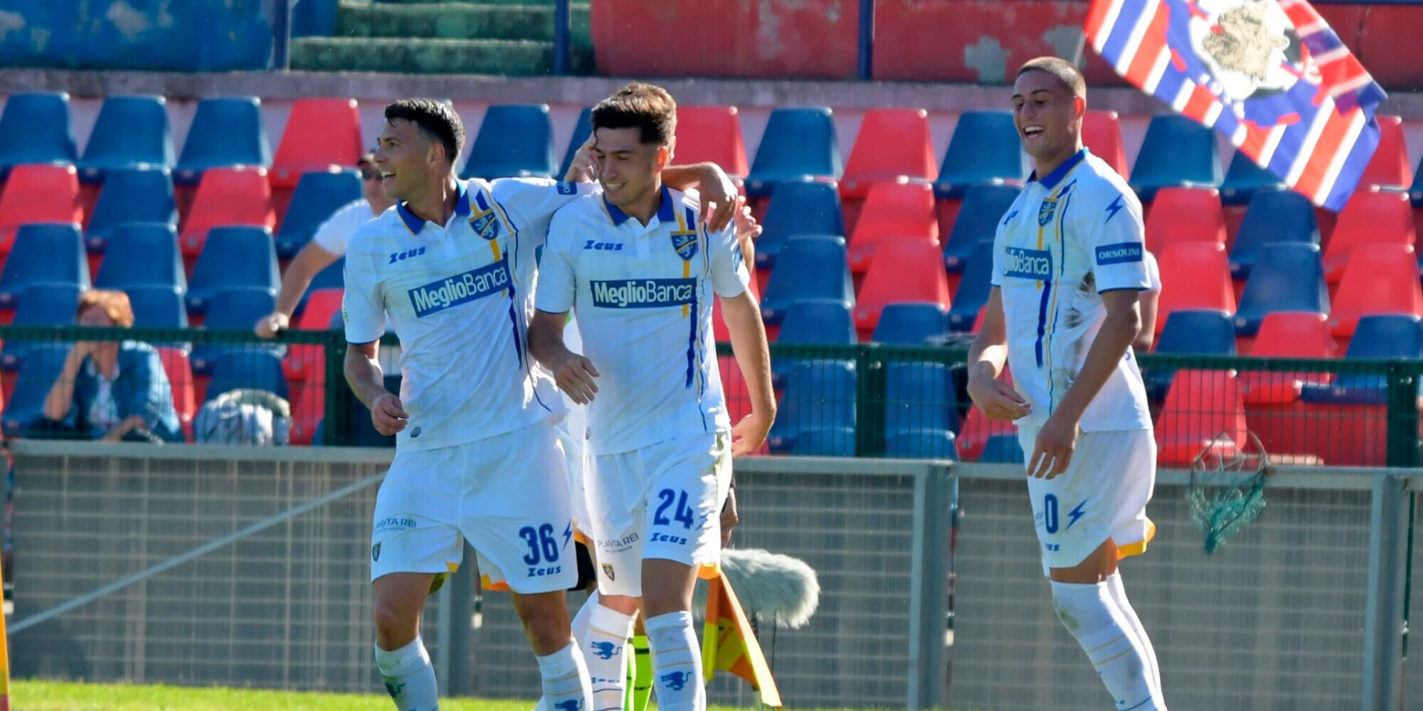 Frosinone show, Grosso in fuga. Pari Genoa, il Parma di Pecchia torna a correre